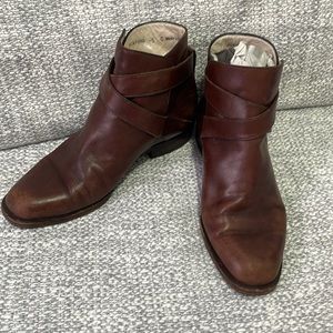 BALLY - Classic Brown leather short boots w/cross ankle straps detailing 7.5 US.